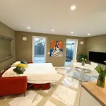 Lejlighed With Patio - Steps Away From Center *