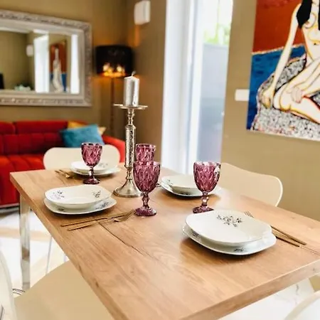 With Patio - Steps Away From Center Апартаменти Любляна