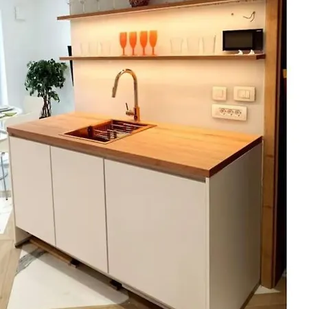 With Patio - Steps Away From Center * Λιουμπλιάνα