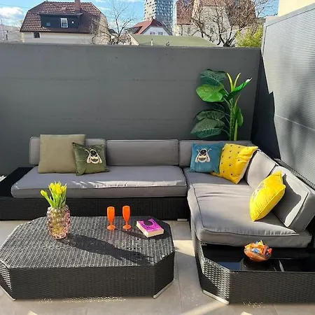 With Patio - Steps Away From Center Апартаменти Любляна