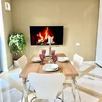 With Patio - Steps Away From Center Apartment